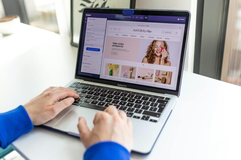 Read more about the article 5 Key Features That Make Shopify the Best E-Commerce Platform
