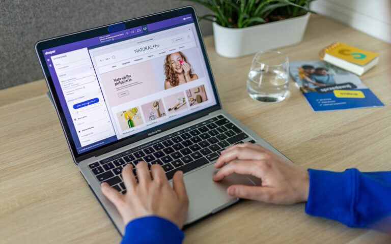 Read more about the article 10 Best Shopify Inventory Management Apps to Supercharge Your Store in 2025